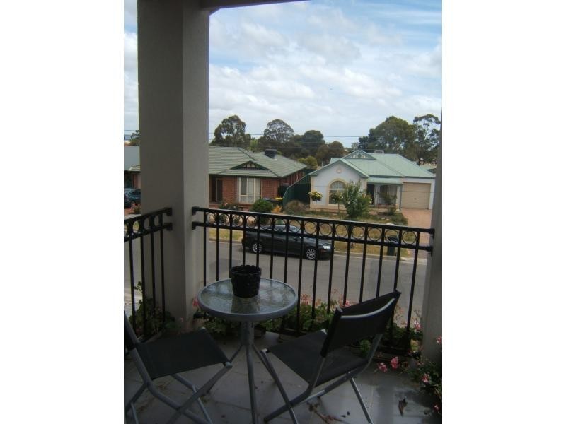 18 Queensborough Avenue, Hillcrest SA 5086