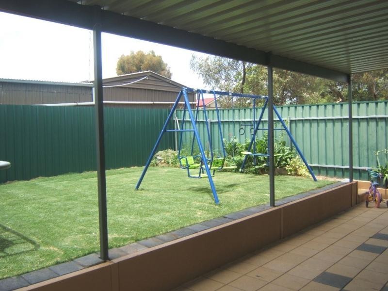 18 Queensborough Avenue, Hillcrest SA 5086