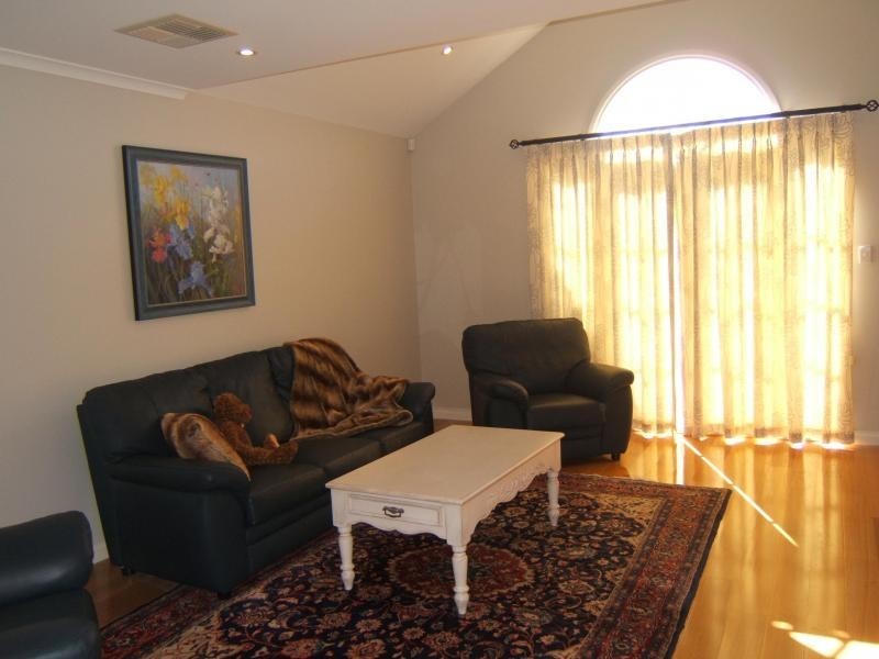 1 Da Costa Avenue, Prospect SA 5082