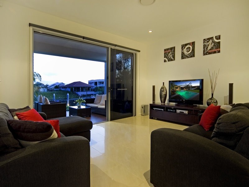 2 North Bank Court, River Links, Hope Island QLD 4212