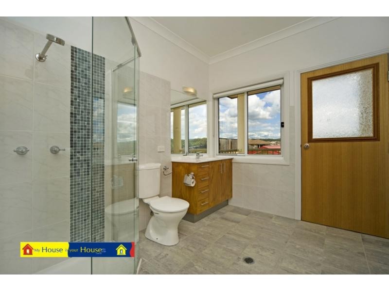 86 Salvado Drive, Pacific Pines QLD 4211
