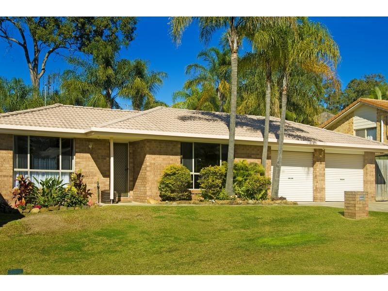 8 Gosford Court, Helensvale QLD 4212