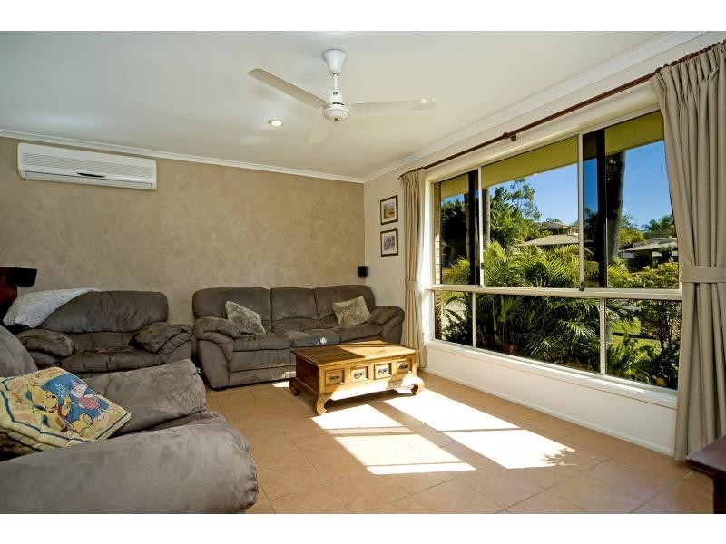 8 Gosford Court, Helensvale QLD 4212
