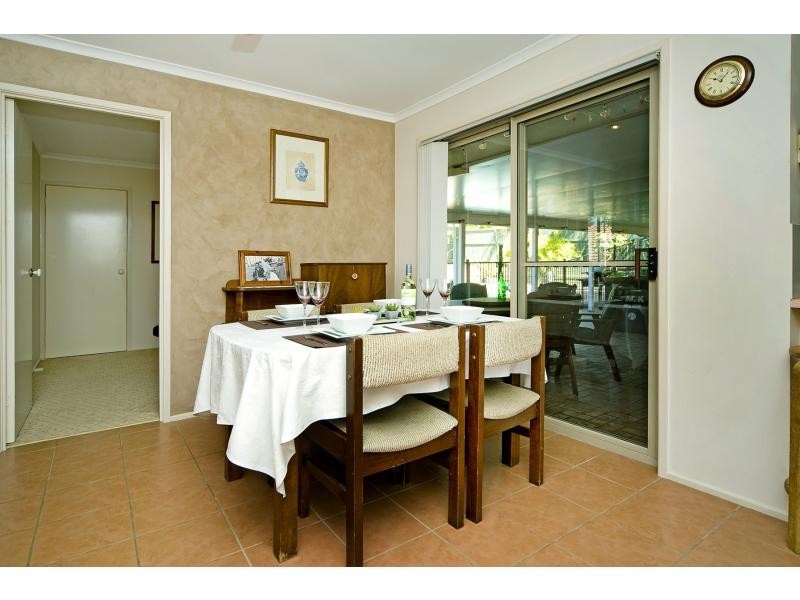 8 Gosford Court, Helensvale QLD 4212