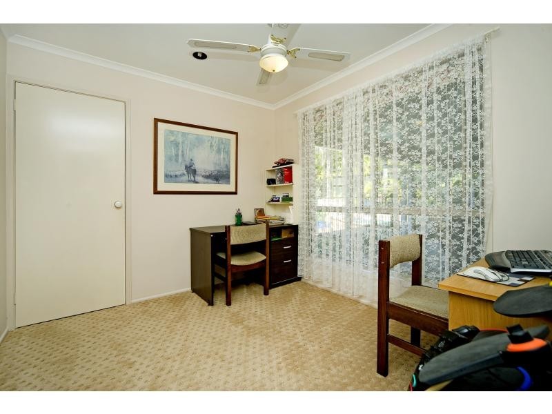 8 Gosford Court, Helensvale QLD 4212