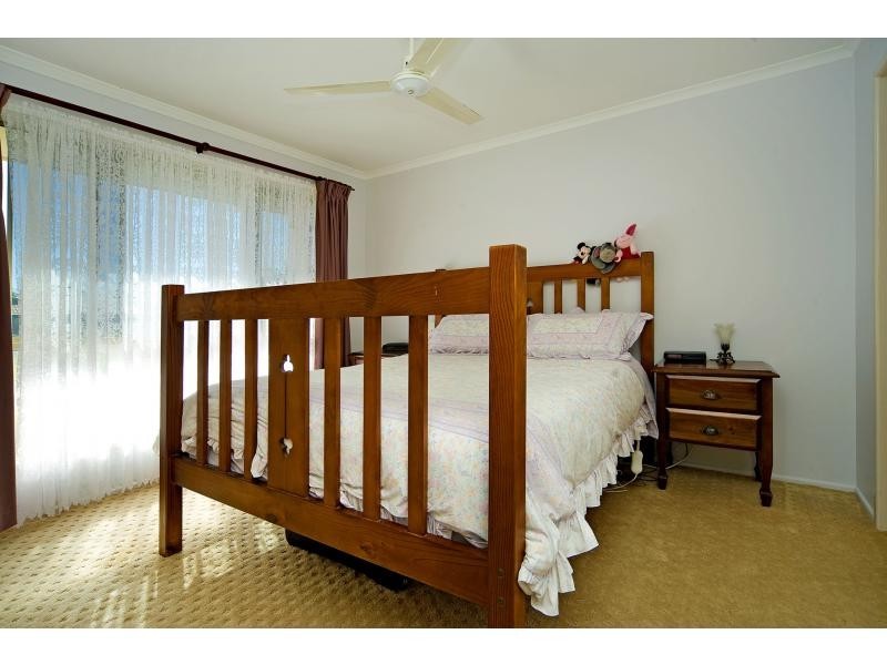 8 Gosford Court, Helensvale QLD 4212