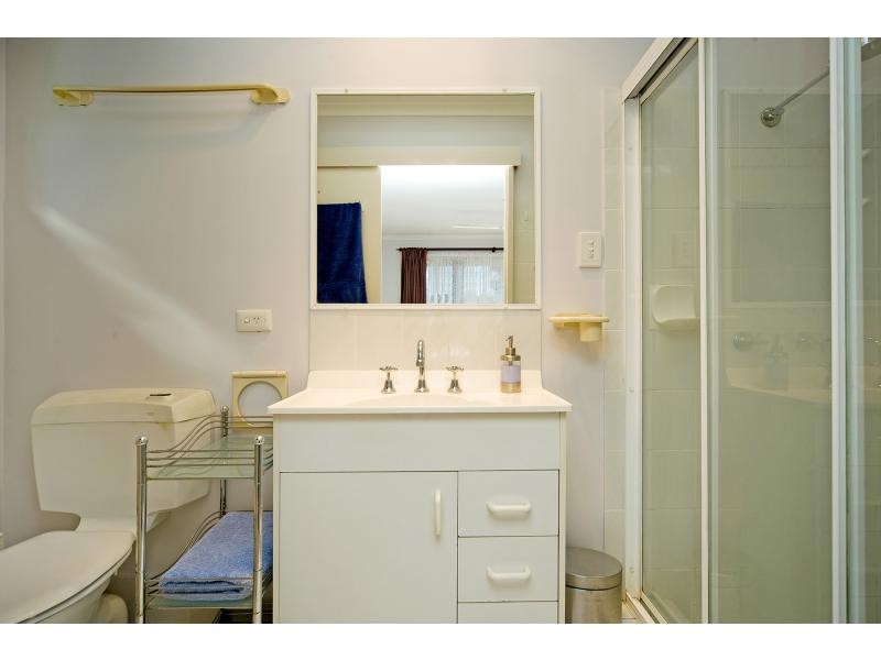 8 Gosford Court, Helensvale QLD 4212