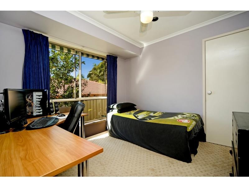 8 Gosford Court, Helensvale QLD 4212