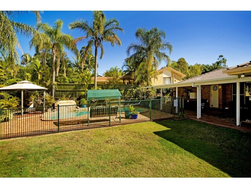 8 Gosford Court, Helensvale QLD 4212