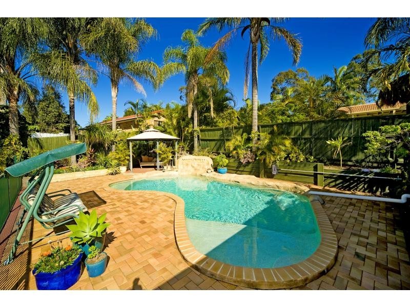 8 Gosford Court, Helensvale QLD 4212
