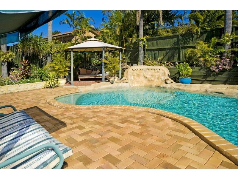 8 Gosford Court, Helensvale QLD 4212