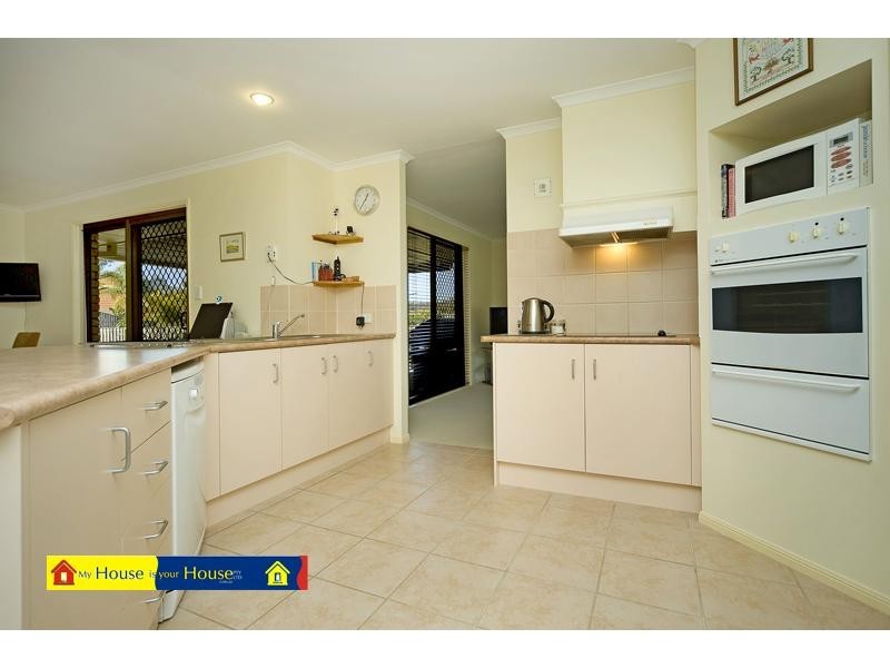 11 Harwood Place, Maudsland QLD 4210