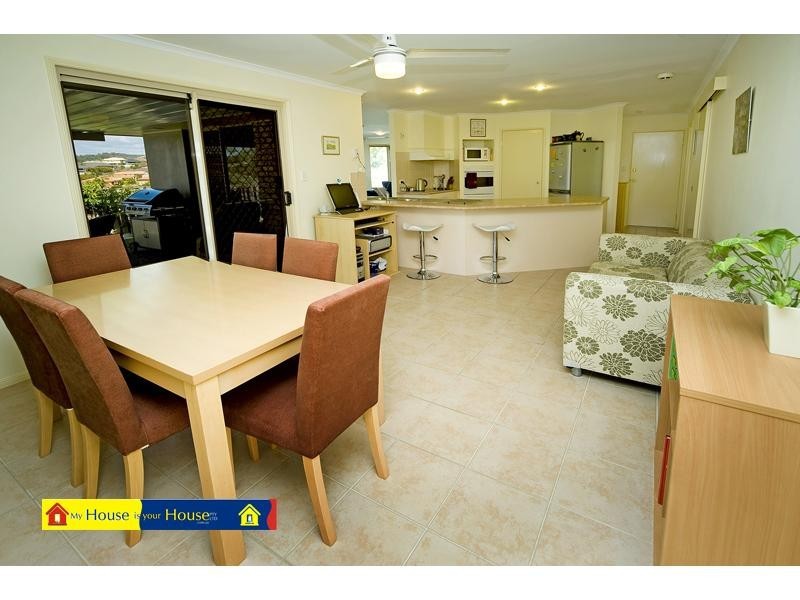 11 Harwood Place, Maudsland QLD 4210