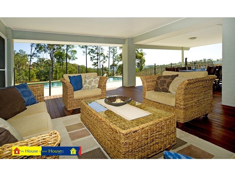 8 Hillary Circuit, Pacific Pines QLD 4211