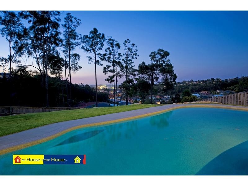 8 Hillary Circuit, Pacific Pines QLD 4211