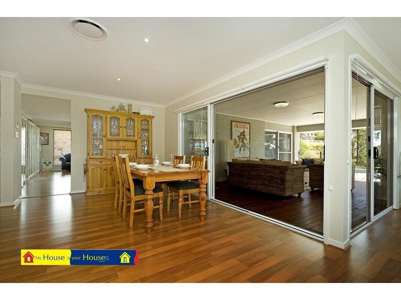 8 Hillary Circuit, Pacific Pines QLD 4211