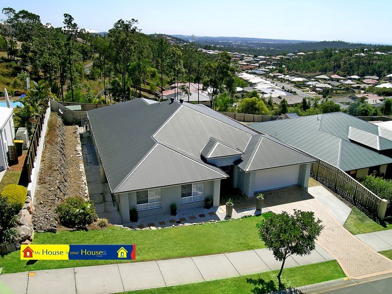 8 Hillary Circuit, Pacific Pines QLD 4211