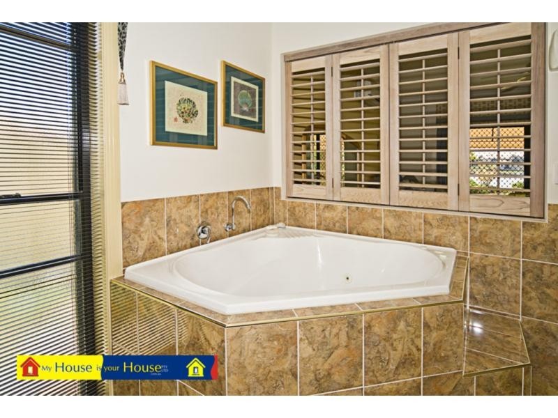 Monterey Keys QLD 4212