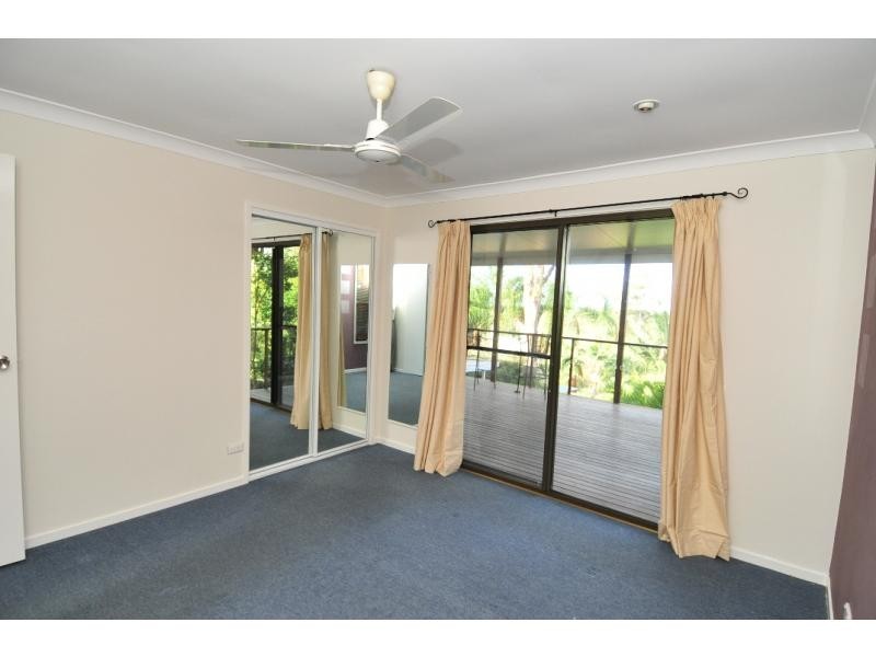 9 Leura Place, Helensvale QLD 4212