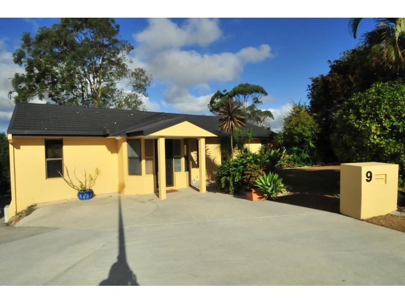 9 Leura Place, Helensvale QLD 4212