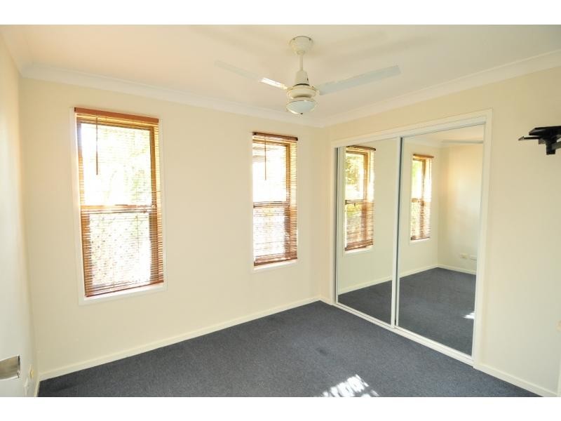 9 Leura Place, Helensvale QLD 4212