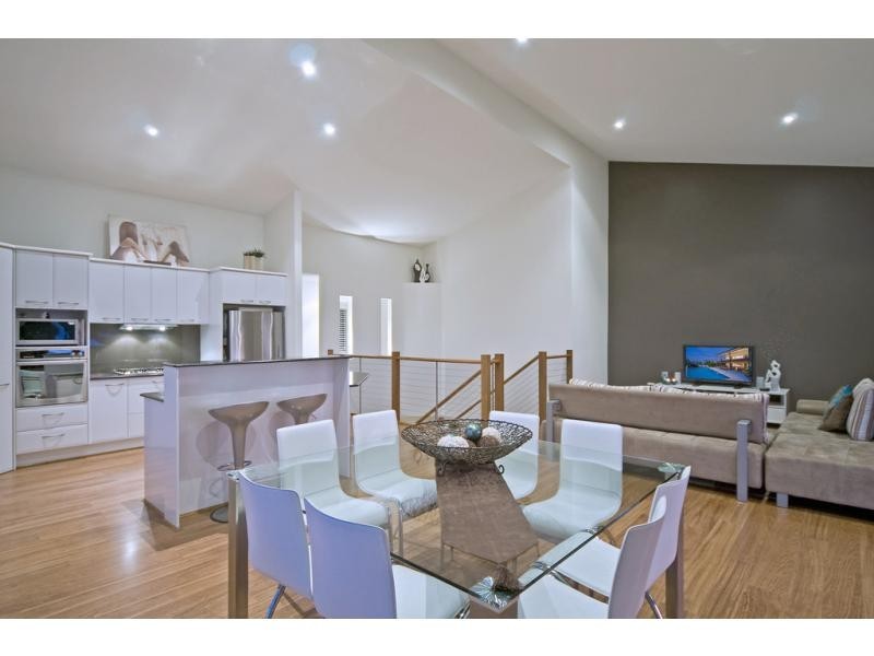 15 Buccaneer Way, Coomera Waters QLD 4209