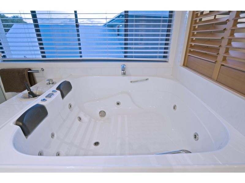 15 Buccaneer Way, Coomera Waters QLD 4209