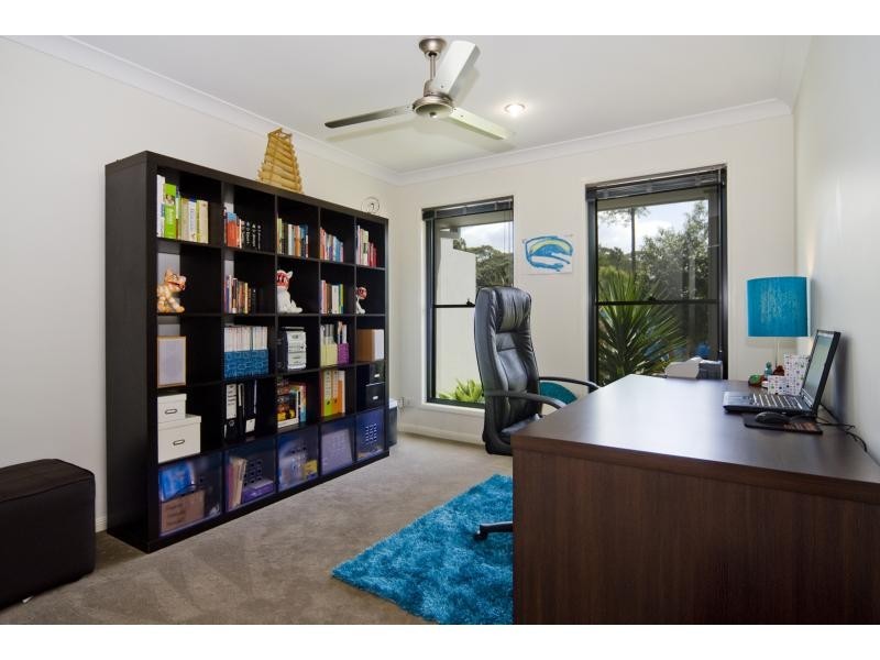 17a Shannon Brook Grove, Pacific Pines QLD 4211