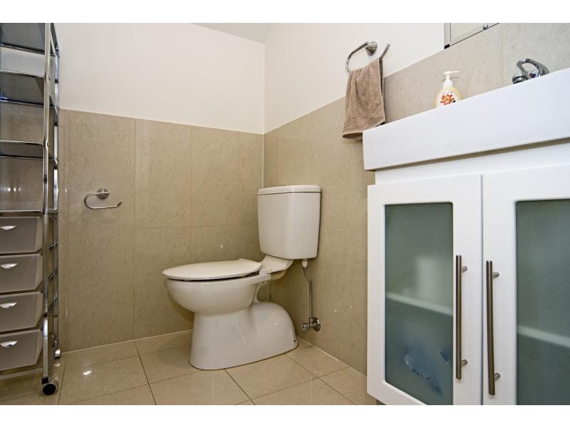 17a Shannon Brook Grove, Pacific Pines QLD 4211