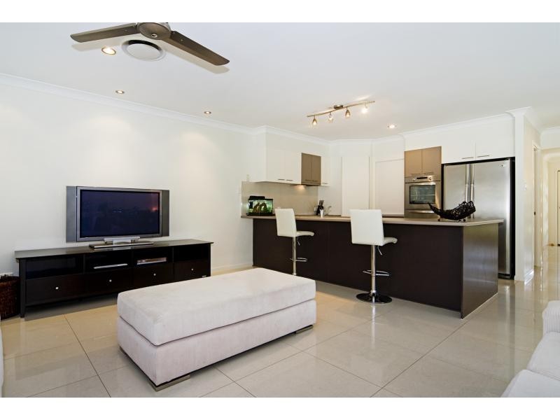 17a Shannon Brook Grove, Pacific Pines QLD 4211