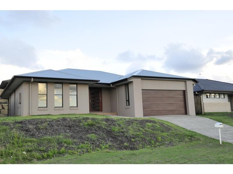 10 Willunga Street, Pacific Pines QLD 4211