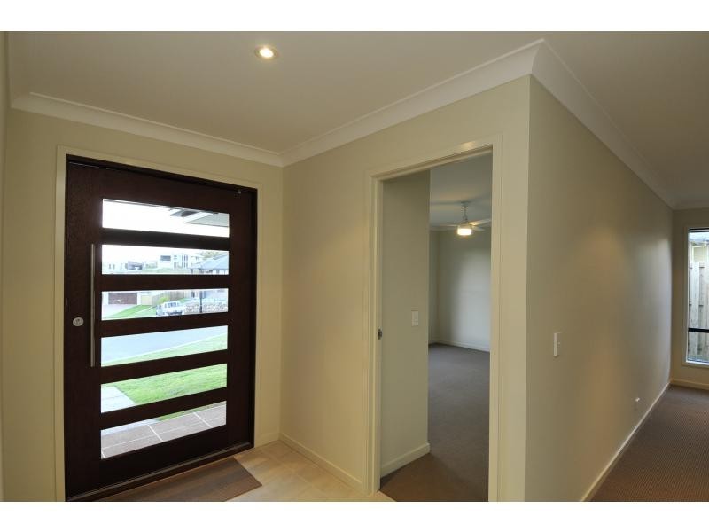 10 Willunga Street, Pacific Pines QLD 4211