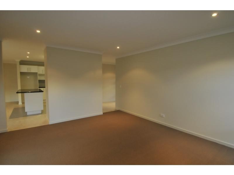10 Willunga Street, Pacific Pines QLD 4211