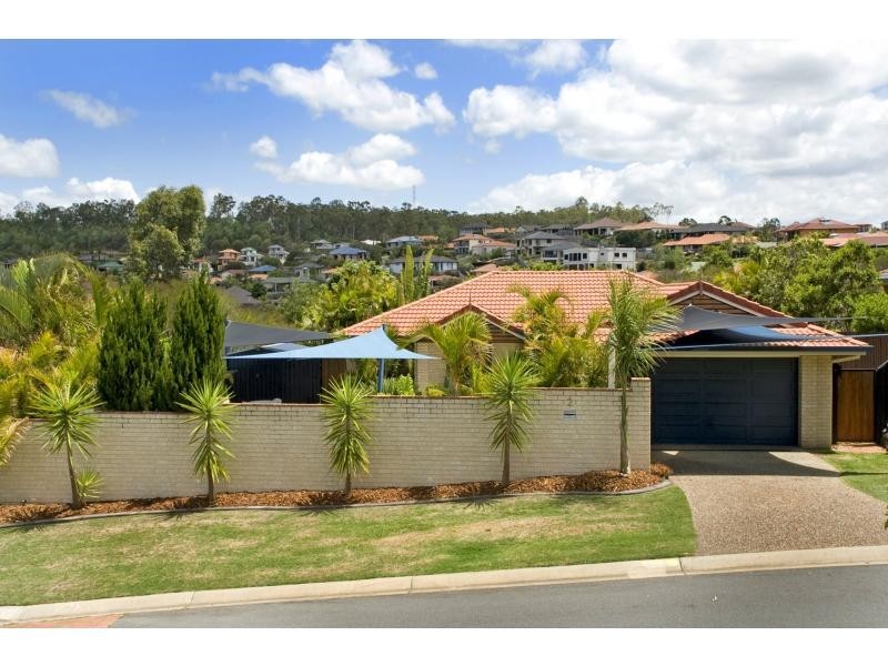 2 Makemo Street, Pacific Pines QLD 4211