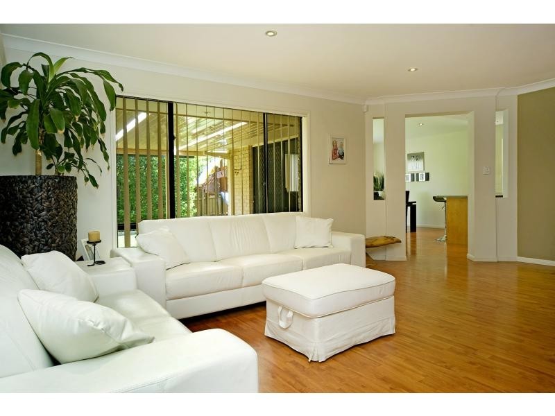 2 Makemo Street, Pacific Pines QLD 4211