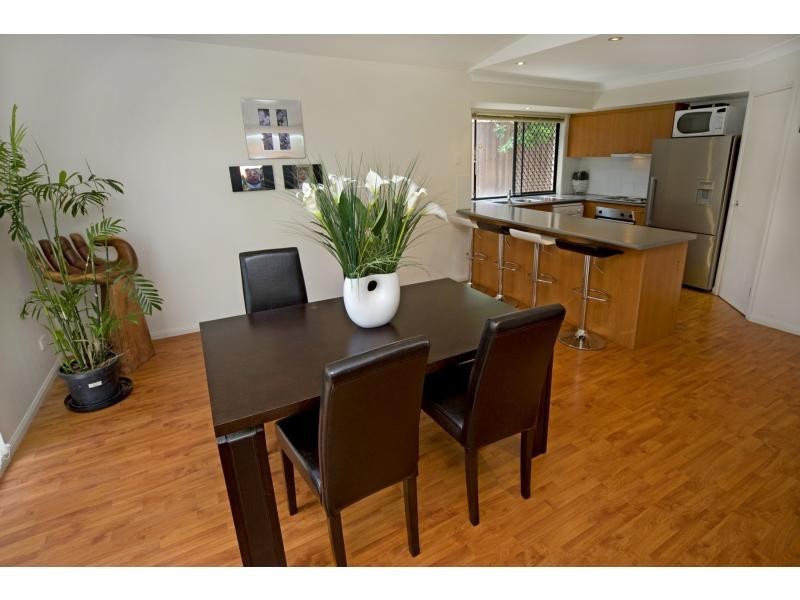 2 Makemo Street, Pacific Pines QLD 4211