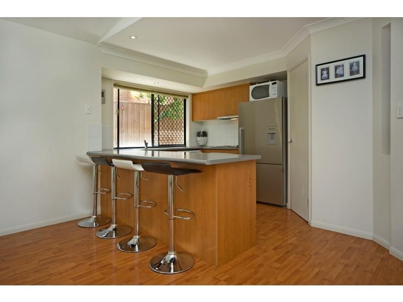 2 Makemo Street, Pacific Pines QLD 4211