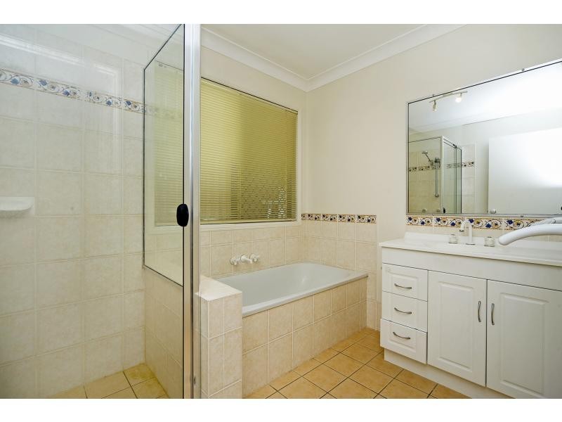 2 Makemo Street, Pacific Pines QLD 4211