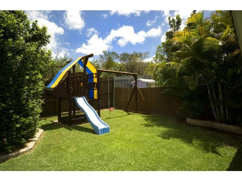 2 Makemo Street, Pacific Pines QLD 4211