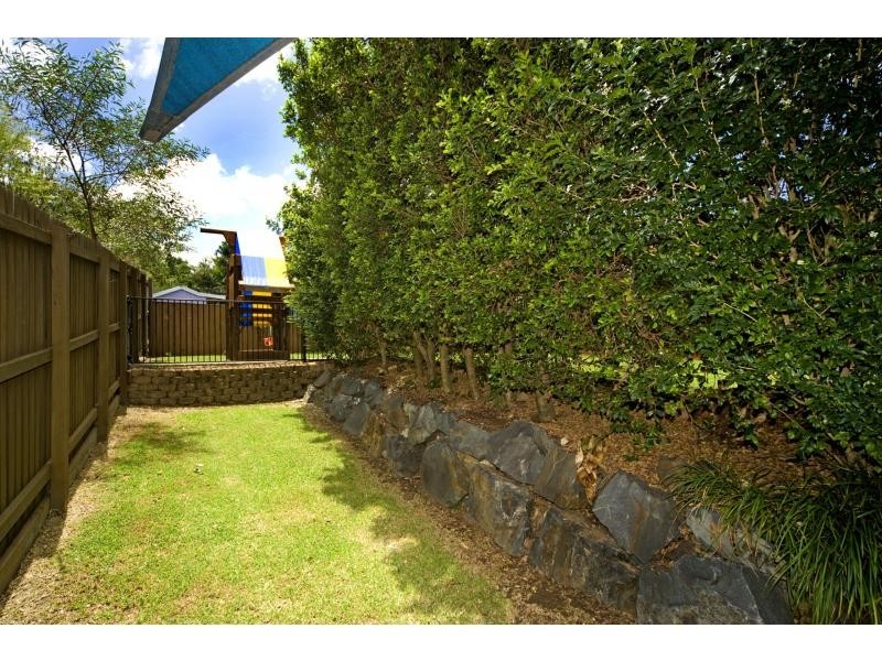 2 Makemo Street, Pacific Pines QLD 4211