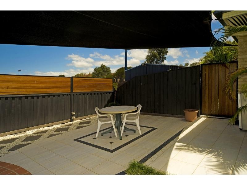 2 Makemo Street, Pacific Pines QLD 4211