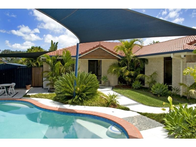 2 Makemo Street, Pacific Pines QLD 4211