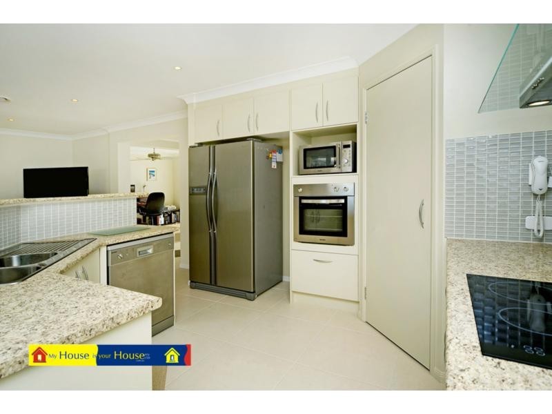 29 Buchanan Street, Pacific Pines QLD 4211