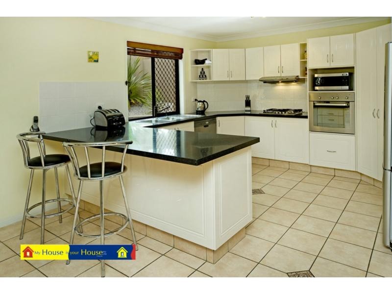7 Herington Close, Arundel QLD 4214