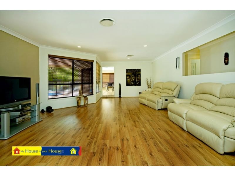 7 Herington Close, Arundel QLD 4214