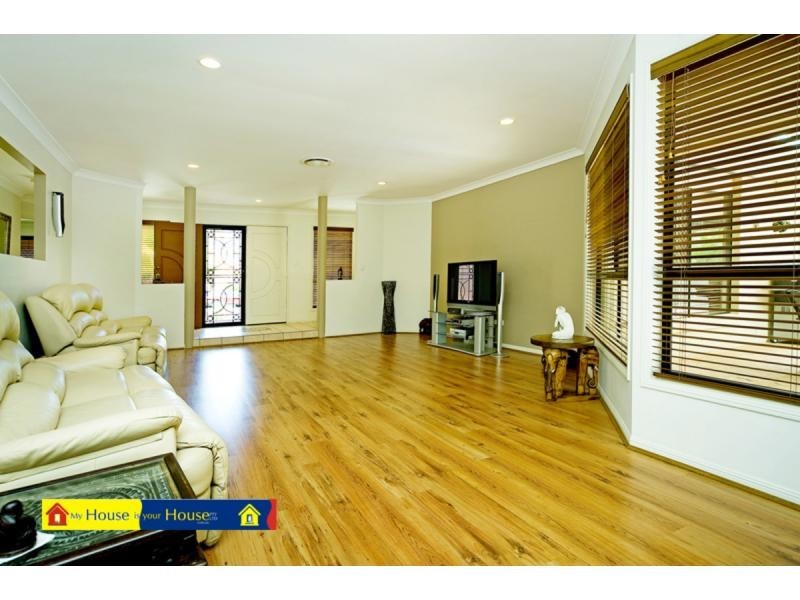 7 Herington Close, Arundel QLD 4214