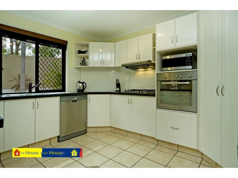 7 Herington Close, Arundel QLD 4214