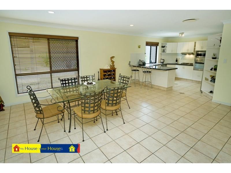 7 Herington Close, Arundel QLD 4214