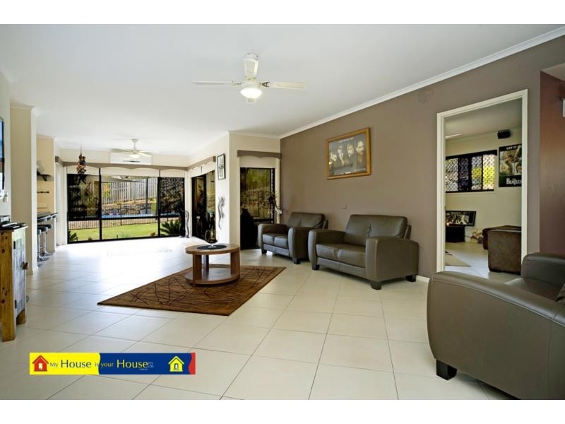 7 Victoria Drive, Pacific Pines QLD 4211
