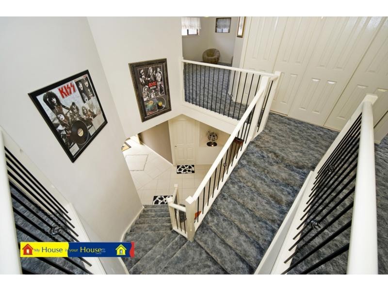 7 Victoria Drive, Pacific Pines QLD 4211